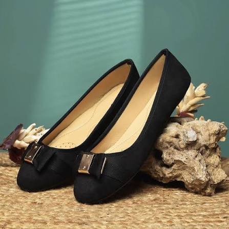 Round-Toe Comfort Flats