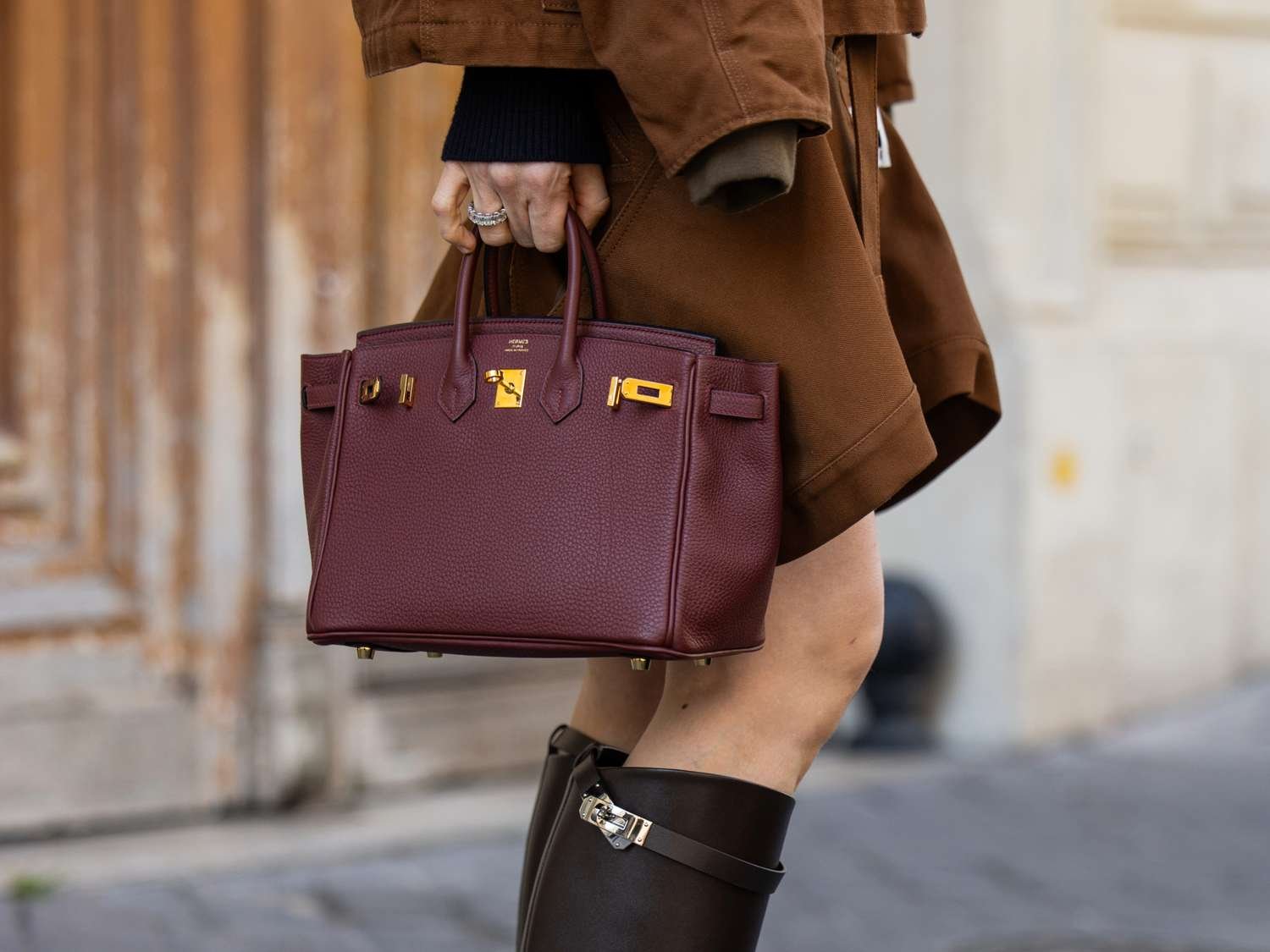 Handbags & Totes