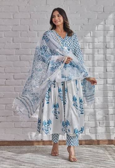 Chic Kurti Set